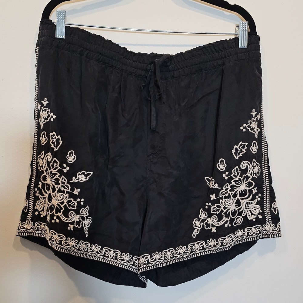 Johnny Was Biya Tempest Shorts Black Embroidered Cupra Rayon B80523-5 Womens L